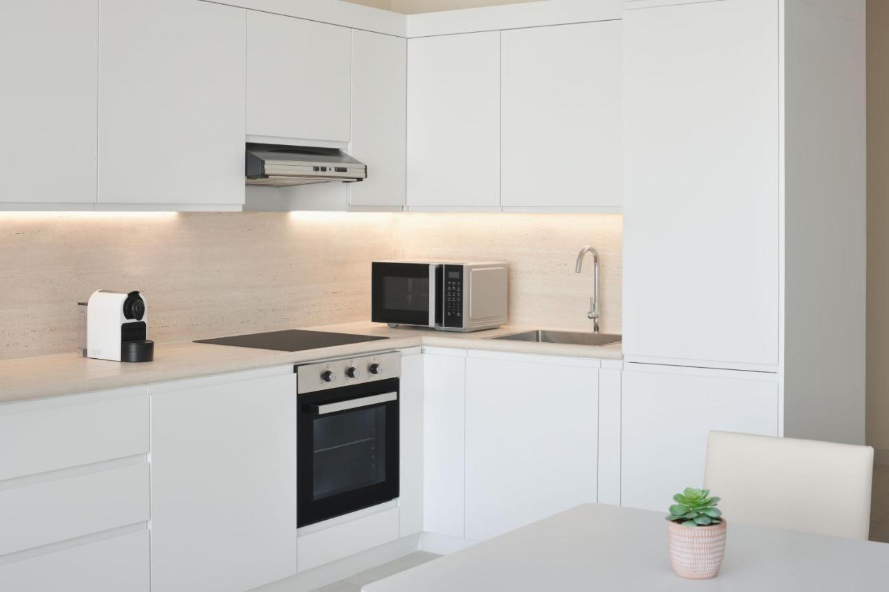 فندق Element By Westin West Bay الدوحة المظهر الخارجي الصورة A modern kitchen