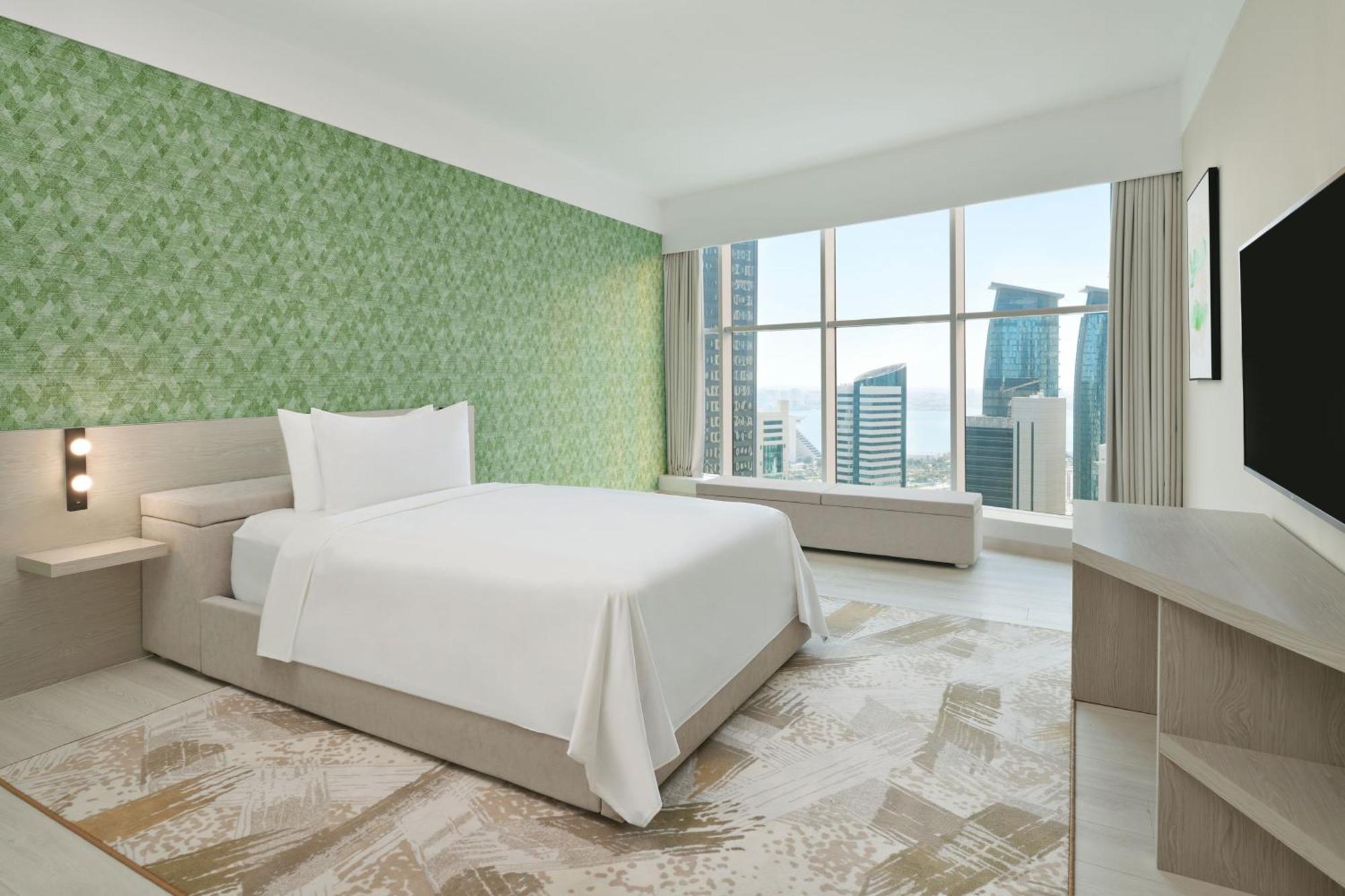 فندق Element By Westin West Bay الدوحة المظهر الخارجي الصورة A guest room at the hotel