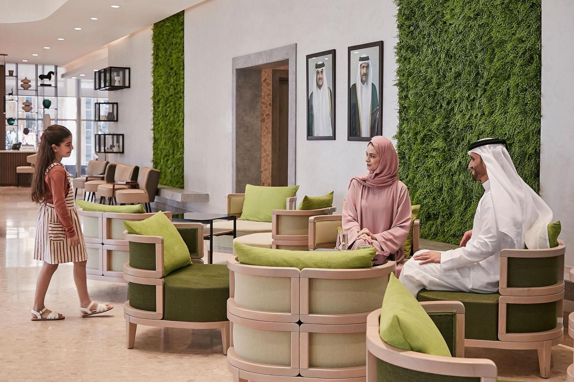 فندق Element By Westin West Bay الدوحة المظهر الخارجي الصورة The lounge at the airport